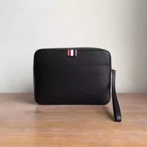 ポーチ 2020春夏トレンドアイテム おしゃれデザインも大人気 トムブラウン THOM BROWNE