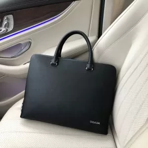 狙える優秀アイテム プラダ PRADA おしゃれに大人の必見 ハンドバッグ 老舗ブランド