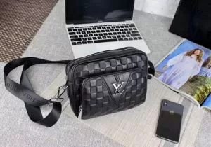 のトレンドアイテム 高級感が好評です ルイ ヴィトン LOUIS VUITTON 斜め掛けバッグ