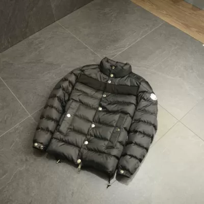 極上の着心地2020秋冬 モンクレールMONCLER ダウンジャケット 防風性に優れ