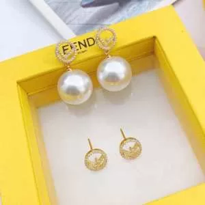 2020SSのトレンド商品 素敵カジュアル春夏新品 フェンディ FENDI 人気夏ファションおすすめ ピアス