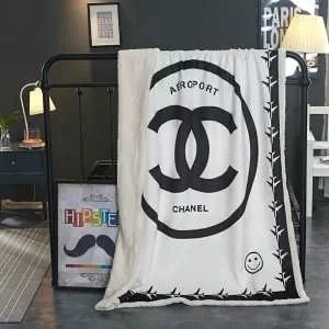 使い込む程に肌に馴染む シャネル CHANEL 保温性を一層向上させる ブランケット 2020即旬な装いに