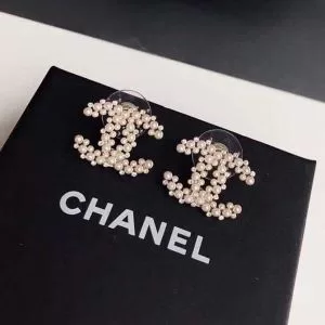 コレクション シャネルやはり人気ブランド CHANEL ピアス 愛らしい春の新作