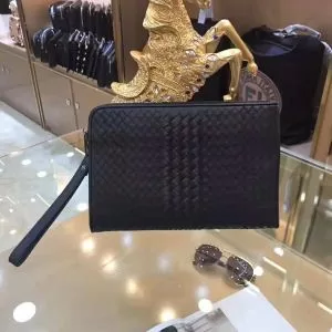 ポーチ ファッションの最先端 ボッテガ ヴェネタ BOTTEGA VENETA 着は持つべき