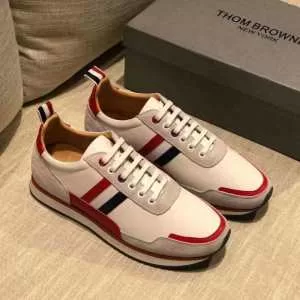 202020秋冬トレンドファッション トムブラウン THOM BROWNE 最新秋冬トレンドをチェック ランニングシューズ 秋冬流行りファション