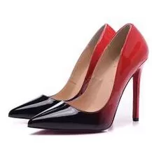 安定感があり 2020 Christian Louboutinクリスチャンルブタン　魅力的 パンプス