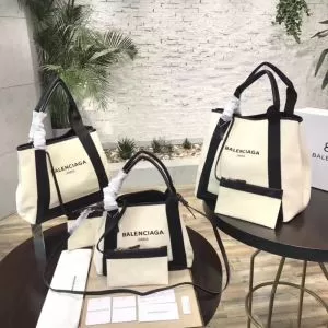 バレンシアガ BALENCIAGA 手持ちショルダー掛け 2020新作 ◆モデル愛用◆ 存在感◎