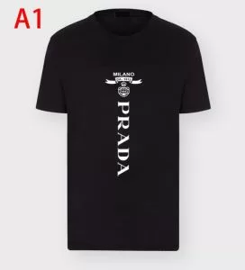 素敵なアイテム 半袖Tシャツ 通勤通学どちらでも使え プラダPRADA万能に使える