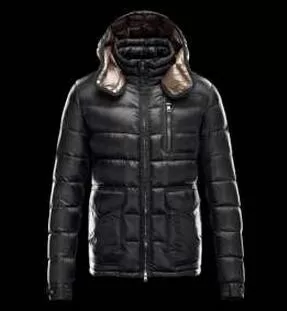 定番 2020秋冬 MONCLER モンクレール 防寒性にも優れておるダウンジャケット
