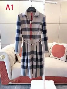 ファッショントレンドを早速チェック バーバリー BURBERRY 2020秋冬流行ファション 4色可選 スカート 最高にCOOL秋冬新作