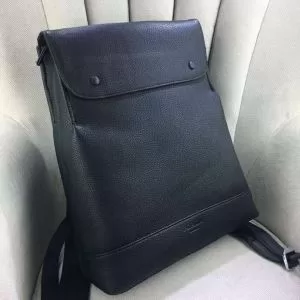 《2020年》今、注目のストリート 暑い今こそ活躍させたい プラダ PRADA リュック