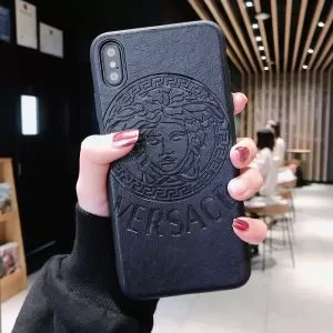 2色可選 2020秋のファッショントレンドはこれ スマートフォンケース おしゃれ度アップ秋冬コレクション ヴェルサーチVERSACE