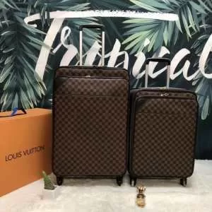 LOUIS VUITTON 春色の最旬の人気アイテムスーツケース ルイ ヴィトン2020年夏の一押しファッションアイテム