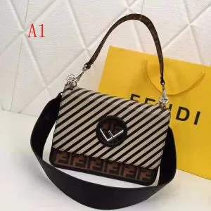 カジュアルスタイルに フェンディ FENDI 期間限定セールショルダーバッグ 2色可選