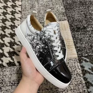 クリスチャンルブタン Christian Louboutin スニーカー、靴 2色可選 季節をまたい新作アイテム 2020年の夏のマス