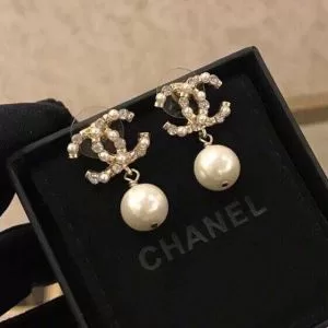 20新作です シャネルトレンド最先端のアイテム CHANEL ピアス お値段もお求めやすい