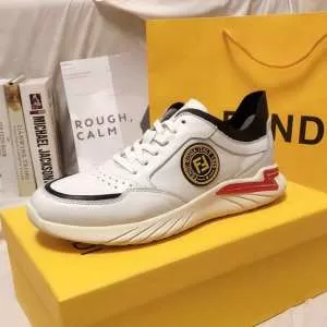 FENDI ファッショントレンドを早速チェック 最速2020秋冬トレンドブランド フェンディ最高にCOOL秋冬新作 ランニングシューズ
