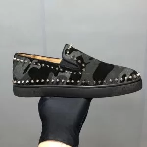 カジュアルシューズ クリスチャンルブタン Christian Louboutin スニーカー、靴 超人気美品 上品でベーシック