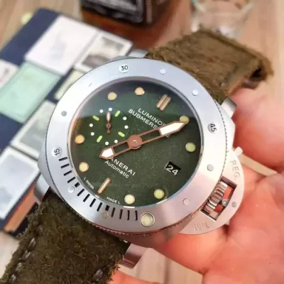 欧米韓流雑誌 オフィチーネ パネライOFFICINE PANERAI 輸入機械式自動巻きムーブメント 男性用腕時計