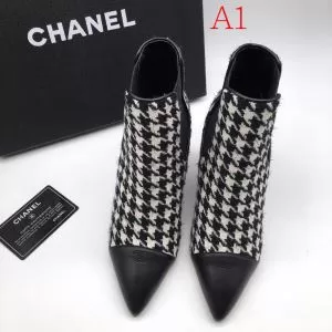 多色可選 レザーブーツ 秋冬コーデと相性がいい シャネルおしゃれなファッションコーデ CHANEL 【最新】2020年秋冬のトレンド速報