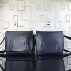 2色可選 ルイ ヴィトン LOUIS VUITTONファッションスタッズ 2020年秋冬入荷 ショルダーバッグ