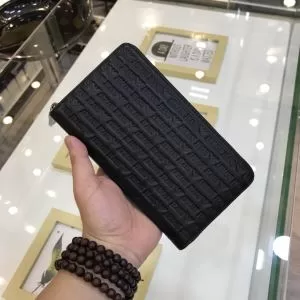 オシャレさん必見アルマーニ 財布 値段 安い コピー ARMANI プリントロゴ 長財布 メンズ コーデ 本革 収納しやすい