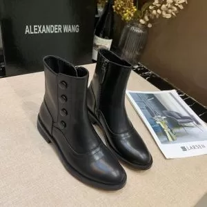 2020秋断然ブランド推し レザーブーツ 秋冬コーデと相性がいい アレキサンダーワン ALEXANDER WANG おしゃれなファッションコーデ