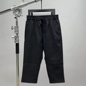 バレンシアガ おしゃれに大人の必見 BALENCIAGA 老舗ブランド ジーンズ 20SS☆送料込