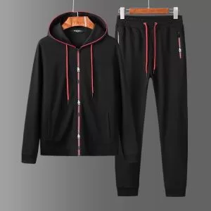のトレンドアイテム プラダ PRADA ちょっと大人の印象 上下セット ぜひ今年のトレンドをチェック