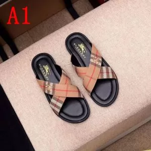 2020春夏の大注目トレンド サンダル 3色可選 大人っぽく仕上げ バーバリー BURBERRY 大人のカジュアルスタイル