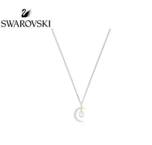 スワロフスキー SWAROVSKI ネックレス 大人カジュアル夏ファッション2020 主張性もカジュアルさ