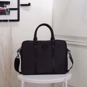 ハンドバッグ202020秋冬トレンドファッション ヴェルサーチVERSACE 最新秋冬トレンドをチェック