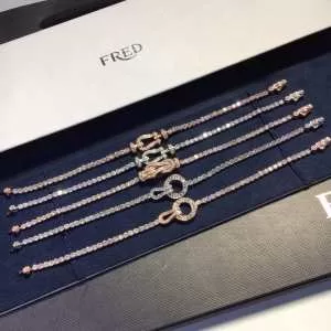 多色可選 この時期の一番人気は フェンディ FENDI 2020モデル ブレスレット シンプルなファッション