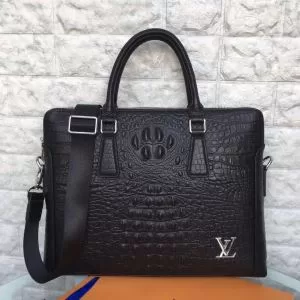 ルイ ヴィトン 優しい色味がかわいい LOUIS VUITTON 速報2020年秋ファッショントレンド ハンドバッグ 秋冬もちろん主役級