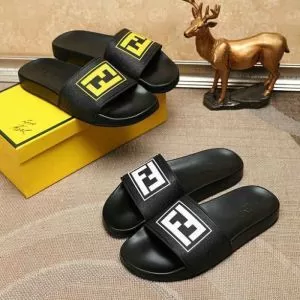 最も目立ったブランド新品 フェンディ FENDI 2色可選 トングサンダル《2020年》今、注目のストリート