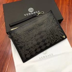 2020春夏人気トレンドアイテム 今季は特に注目ファション ヴェルサーチVERSACE ポーチ