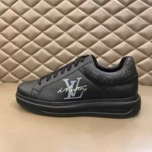 LOUIS VUITTON おしゃれでおすすめ今季トレンド ルイ ヴィトン2020トレンドファッション新品 ランニングシューズ 今季トレンドをうまく取り