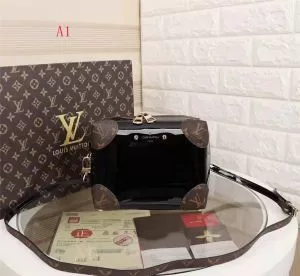 秋冬超人気の最新作 LOUIS VUITTON ルイ ヴィトン ショルダーバッグ 多色可選 人気急上昇中