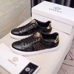 2色可選 スニーカー ファッショニスタを中心に新品が非常に人気 ヴェルサーチ VERSACE 2020春新作