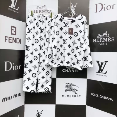 ルイ ヴィトン 2020トレンド秋冬おすすめ安い　LOUIS VUITTON　今年らしいおすすめ新品　上下セット　秋冬コーデと相性がいい