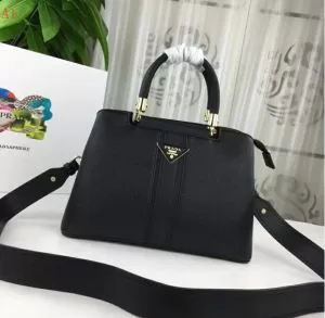 2020人気の主流アイテム 多色可選 ショルダーバッグ PRADA プラダ 数量限定再入荷