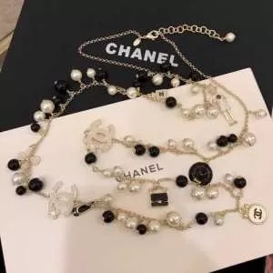 ネックレス 一気にトレンド感満載な着こなし 2020年の春夏に着たい シャネル CHANEL