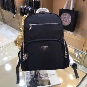 プラダ PRADA リュック 【2020春夏】最新コレクション おしゃれデザインも大人気
