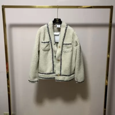 秋ファションのトレンド シャネル CHANEL 一番おしゃれ秋冬トレンド ハーフコート 2020秋に注目したい