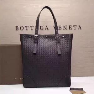 おすすめアイテム ハンドバッグ 高級感が漂う ボッテガ ヴェネタ BOTTEGA VENETA 国内完売