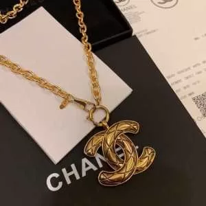 2020春夏トレンドアイテム シャネル CHANEL ネックレス オシャレ印象で人気の高い