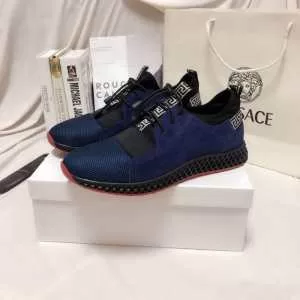 VERSACE 着心地もなめらかで快適 ヴェルサーチ最重要2020秋冬トレンド ランニングシューズ 最新トレンドコーデおすすめ