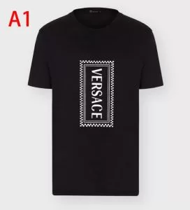 多色可選どのアイテムも手頃な価格で 半袖Tシャツ ストリート系に大人気 ヴェルサーチ VERSACE