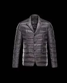 光沢感ある 2020秋冬 moncler モンクレール　収縮性があり ダウンジャケット
