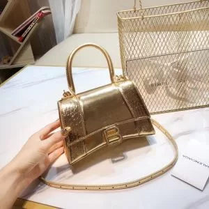 BALENCIAGA 幅広いアイテムを展開 バレンシアガ 一番手に入れやすい レディースバッグ